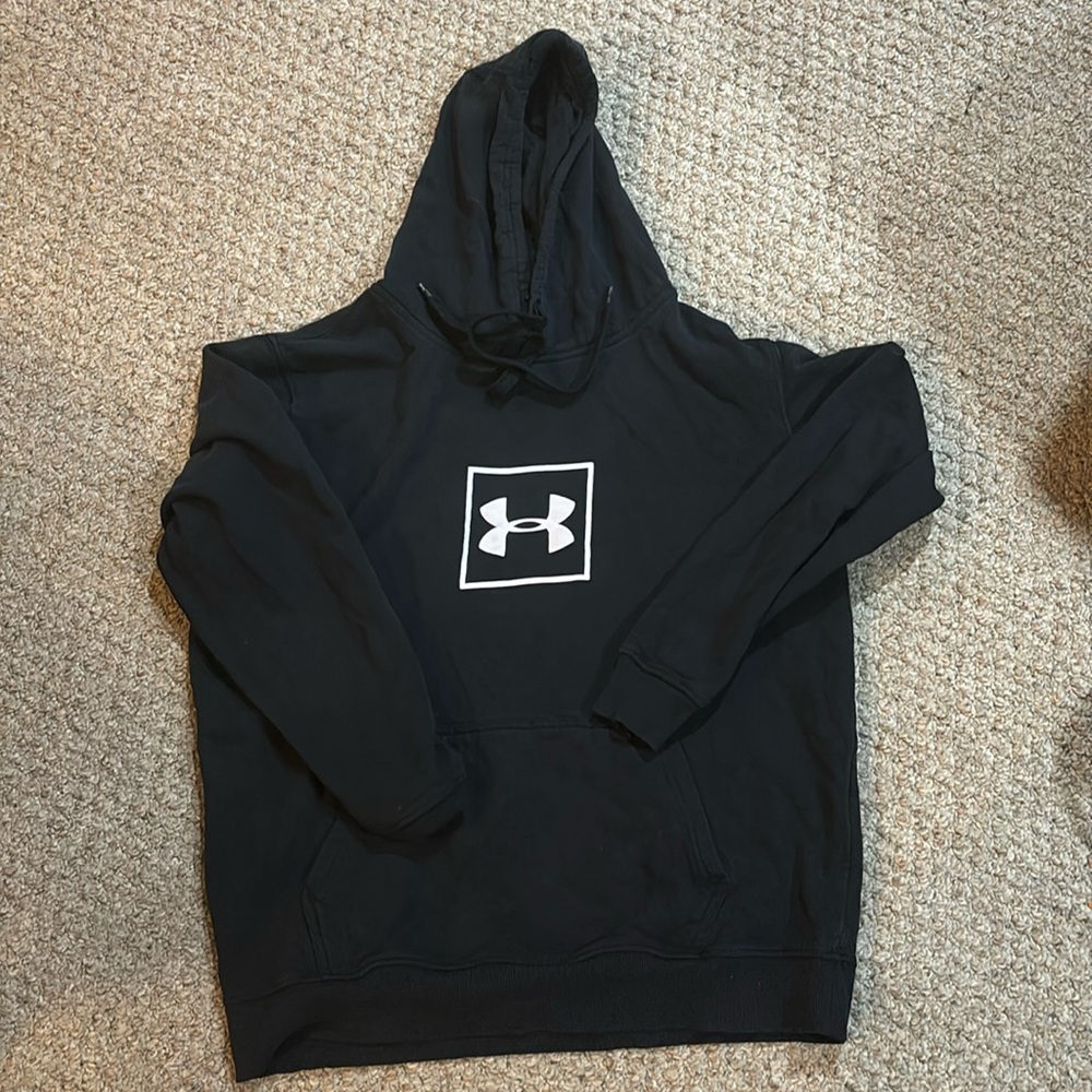 UA men’s  size L hoodie